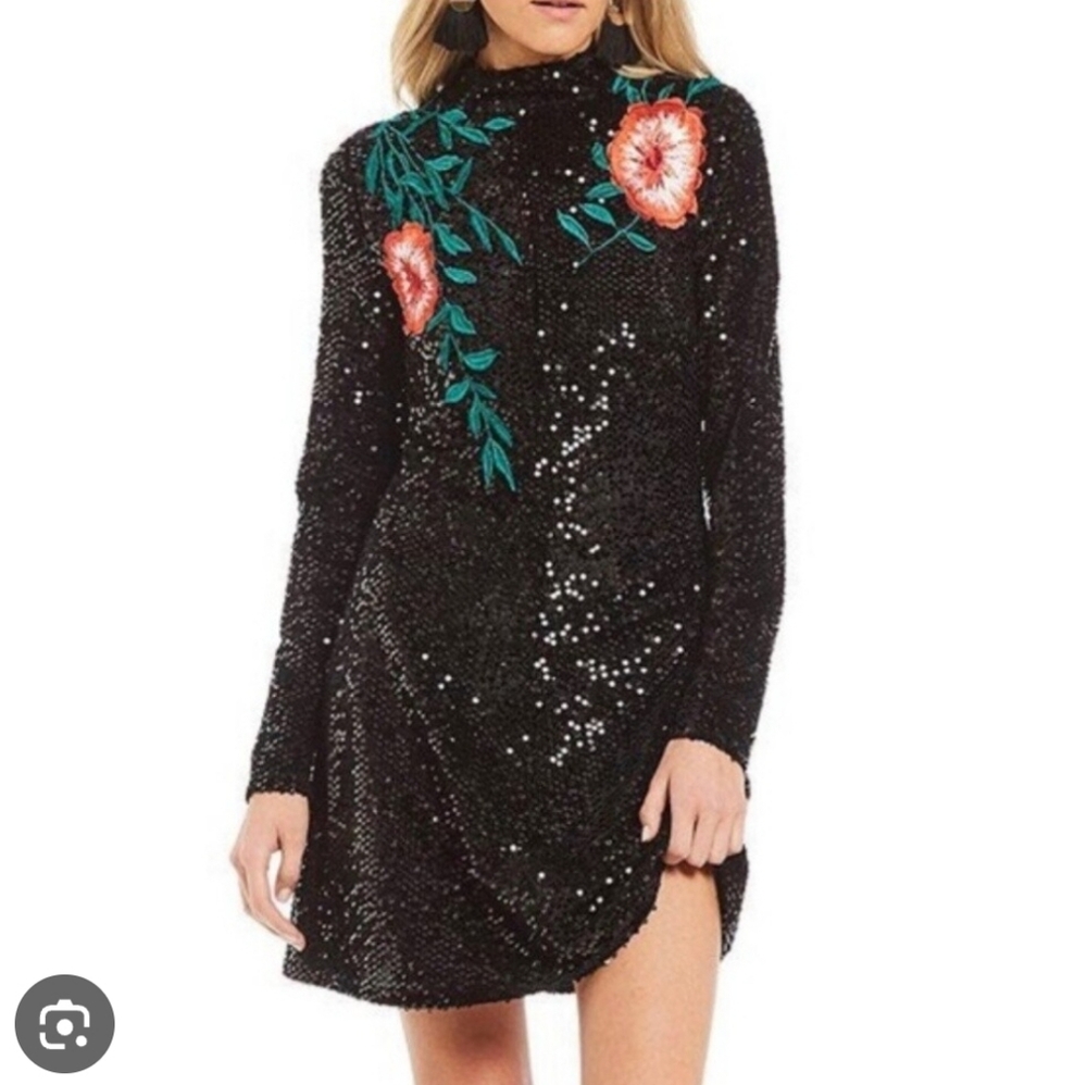 Gianni Bini Tallulah long-sleeve sequin mini dress with floral embroidery Size 2